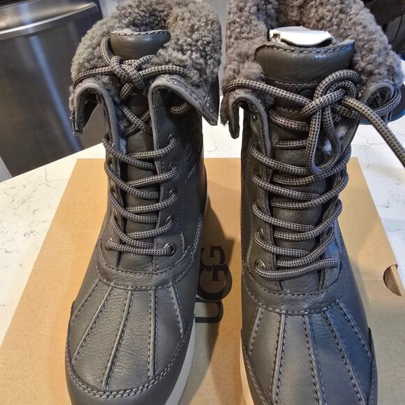 UGG ADIRONDACK III NYLON QUILTED SLATE WATERPROOF Boot US WOMEN'S SIZE 6 NEW - Picture 4 of 15